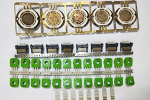 高精度垂直プラスチック 高速注射鋳造機