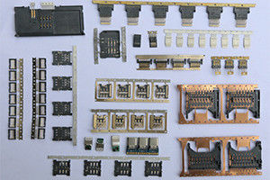 高精度垂直プラスチック 高速注射鋳造機