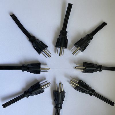 電気プラグ製造機械 55トンのC型注射鋳造機械