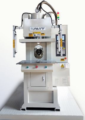 充電ケーブルに使用されるC型ホワイトの55トンの注射鋳造機