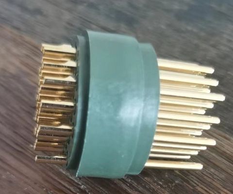 特殊コネクタ製造機械 120トンの垂直回転テーブル注射鋳造機械