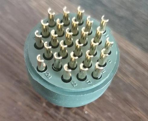 特殊コネクタ製造機械 120トンの垂直回転テーブル注射鋳造機械