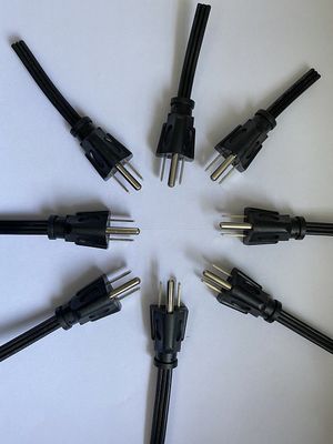 高効率の55トンの垂直注射型機 青い色の電源コード