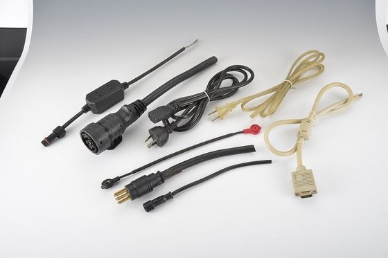 高効率の35トンの電源コード製造機械 垂直注射鋳造機械