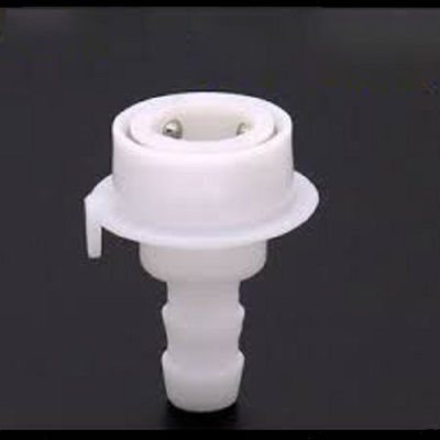 エネルギーを節約する回転型垂直プラスチック注入鋳造機 パイプコネクタ用水